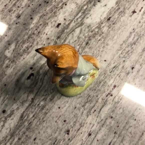 Beatrix Potter Foxy Whiskered Gentleman Figurine - Picture 8 of 9